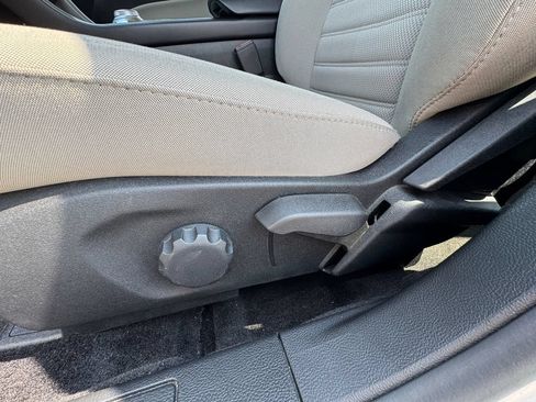 Used 2018 Ford Fusion S FWD image 17