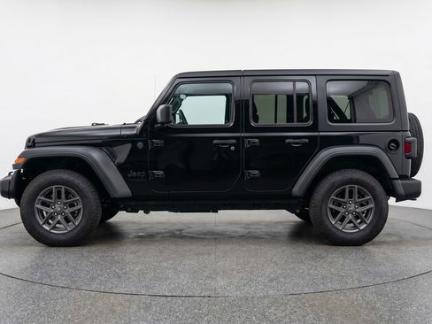 Used 2025 Jeep Wrangler Unlimited Sport AWD/4WD image 5