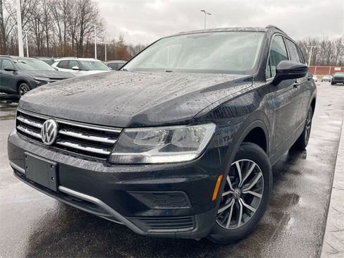 Used 2019 Volkswagen Tiguan SE w/ Panoramic Sunroof Package image 1