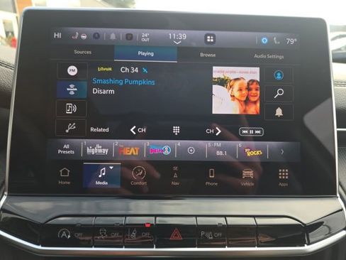 Certified 2025 Jeep Compass Limited w/ High Altitude Package image 19