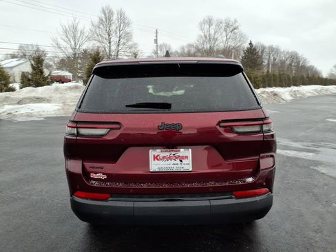 Used 2024 Jeep Grand Cherokee L Altitude AWD/4WD image 4