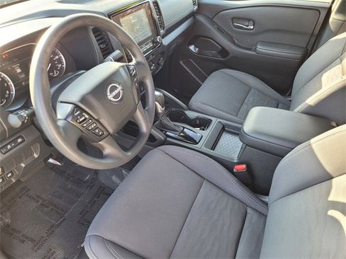 Used 2023 Nissan Frontier SV w/ Midnight Edition Package image 9