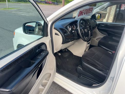 Used 2013 Dodge Grand Caravan SE FWD image 13