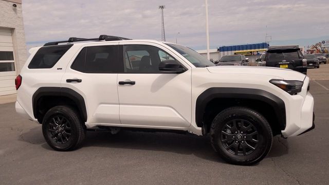 Used 2025 Toyota 4Runner SR5 AWD/4WD image 3