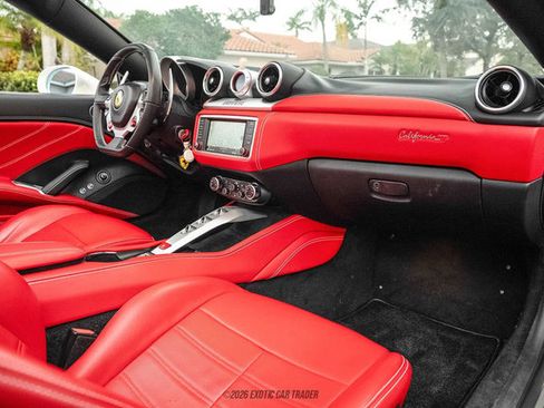 Used 2016 Ferrari California T image 44