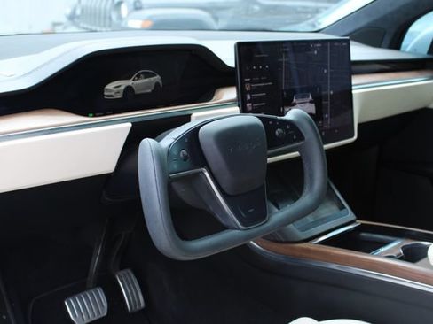 Used 2023 Tesla Model X AWD/4WD image 9