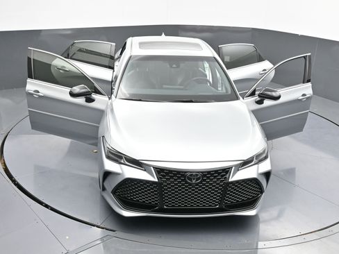 Used 2022 Toyota Avalon Touring image 46