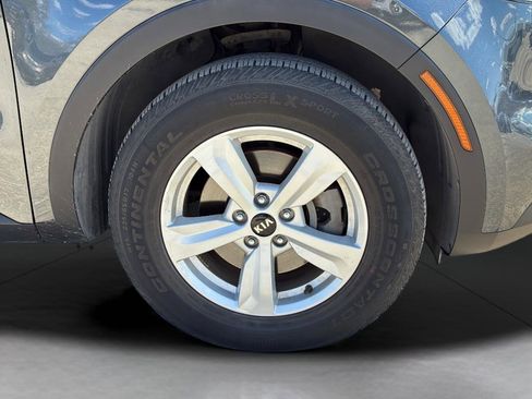 Used 2021 Kia Sorento LX image 32