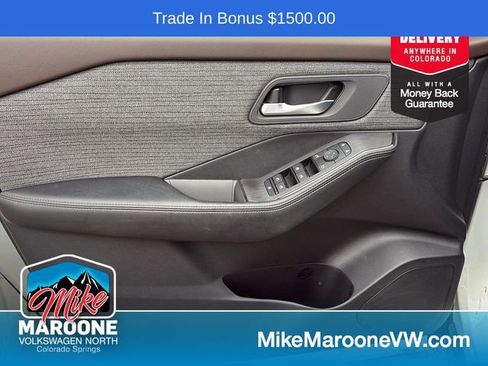 Used 2023 Nissan Rogue SV image 12