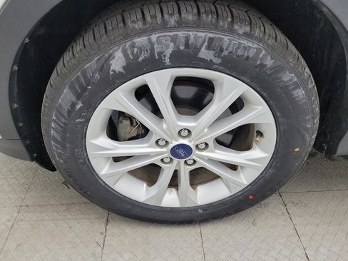 Used 2018 Ford Escape SE w/ SE Sync 3 Package image 31