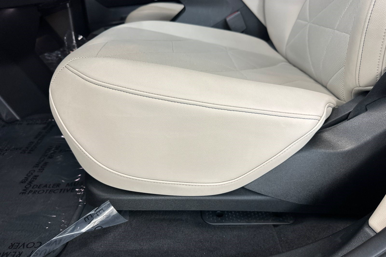 Certified 2024 BMW iX xDrive50 w/ Sport Package AWD/4WD image 15