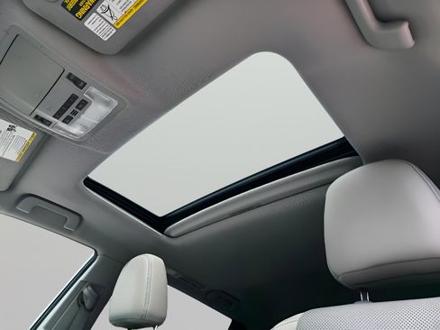 Used 2015 Toyota Highlander Limited AWD/4WD image 9