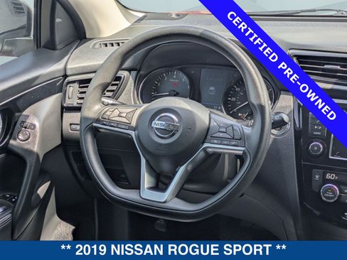 Used 2019 Nissan Rogue Sport SV FWD image 17