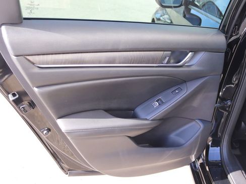 Used 2020 Honda Accord Touring image 13