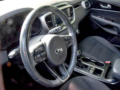 Used 2018 Kia Sorento FWD image 22