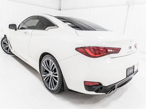 Used 2018 INFINITI Q60 3.0t Luxe w/ Sensory Package 3.0T Luxe RWD image 4