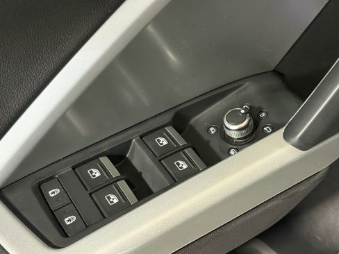 Used 2021 Audi Q3 2.0T Premium image 19