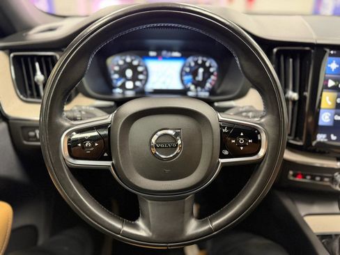 Used 2019 Volvo XC60 T5 Inscription w/ Protection Package image 17