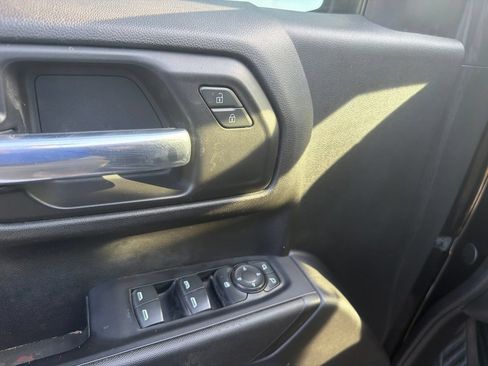Used 2019 Chevrolet Silverado 1500 Custom w/ Custom Value Package RWD image 14