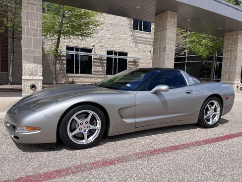 Used 2002 Chevrolet Corvette Coupe w/ Preferred Equipment Group2 image 1