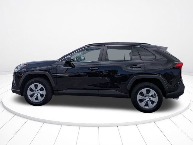 Used 2021 Toyota RAV4 LE AWD/4WD image 6