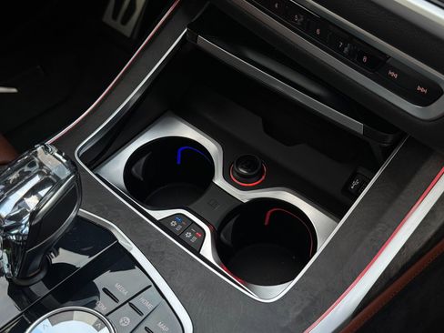 Used 2022 BMW X7 M50i image 45