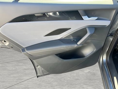 New 2025 Volkswagen Tiguan SE image 29