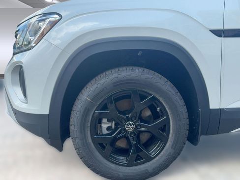 New 2026 Volkswagen Atlas Peak Edition image 33