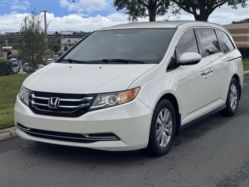 Used 2016 Honda Odyssey SE image 2