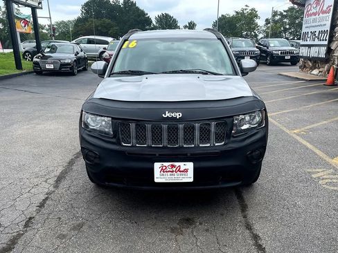 Used 2016 Jeep Compass Latitude image 16