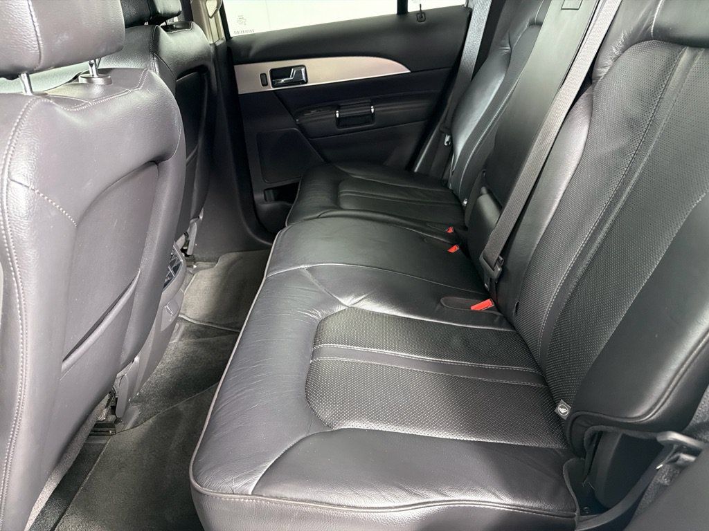 Used 2013 Lincoln MKX AWD image 19