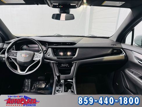 Used 2023 Cadillac XT6 Luxury image 16