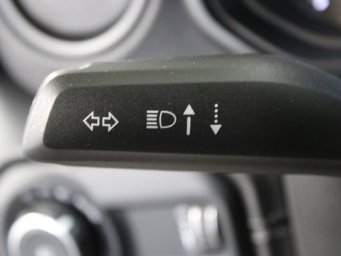 Used 2025 Jeep Wrangler Unlimited Rubicon 4xe w/ Convenience Group AWD/4WD image 38