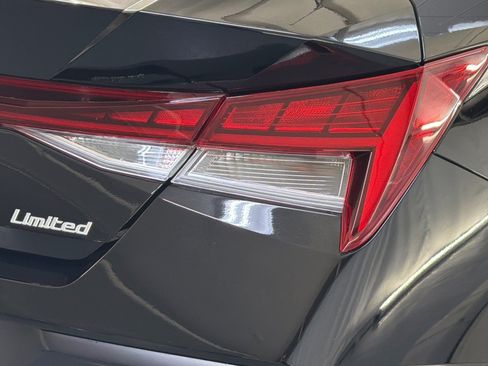 Used 2024 Hyundai Elantra Limited FWD image 27