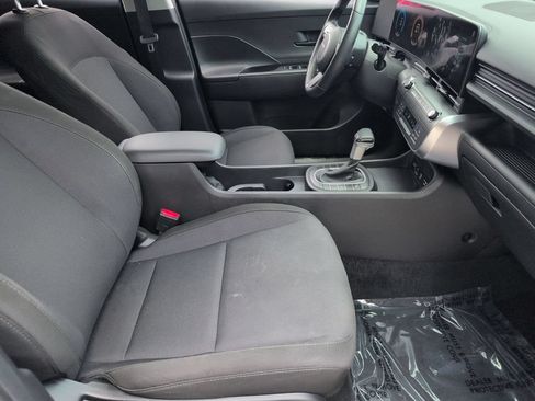 Used 2025 Hyundai Kona SEL FWD image 30