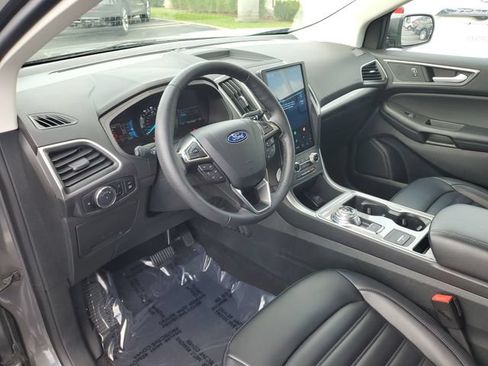 Certified 2024 Ford Edge SEL w/ Convenience Package AWD/4WD image 9