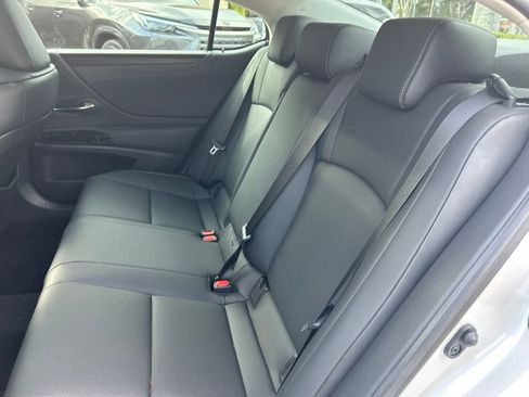 Used 2024 Lexus ES 300h w/ Premium Package FWD image 14