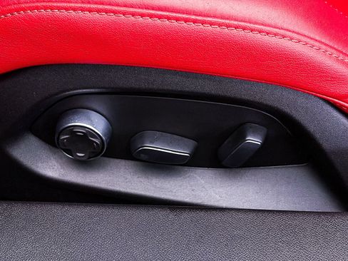 Used 2020 Chevrolet Corvette Stingray Preferred Cpe w/ 2LT Preferred Equipment Group RWD image 21