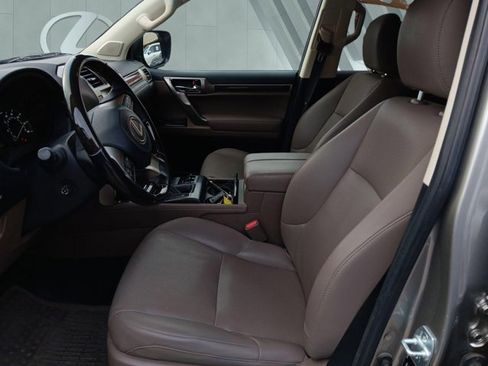 Used 2020 Lexus GX 460 Premium w/ Premium Package image 7