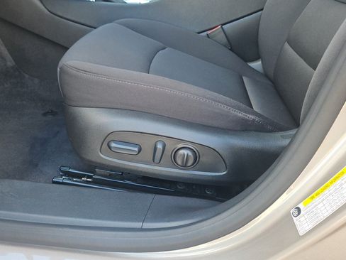 Used 2024 Chevrolet Malibu LT FWD image 11