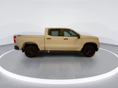 Used 2019 Chevrolet Silverado 1500 Custom Trail Boss w/ Custom Convenience Package AWD/4WD image 8