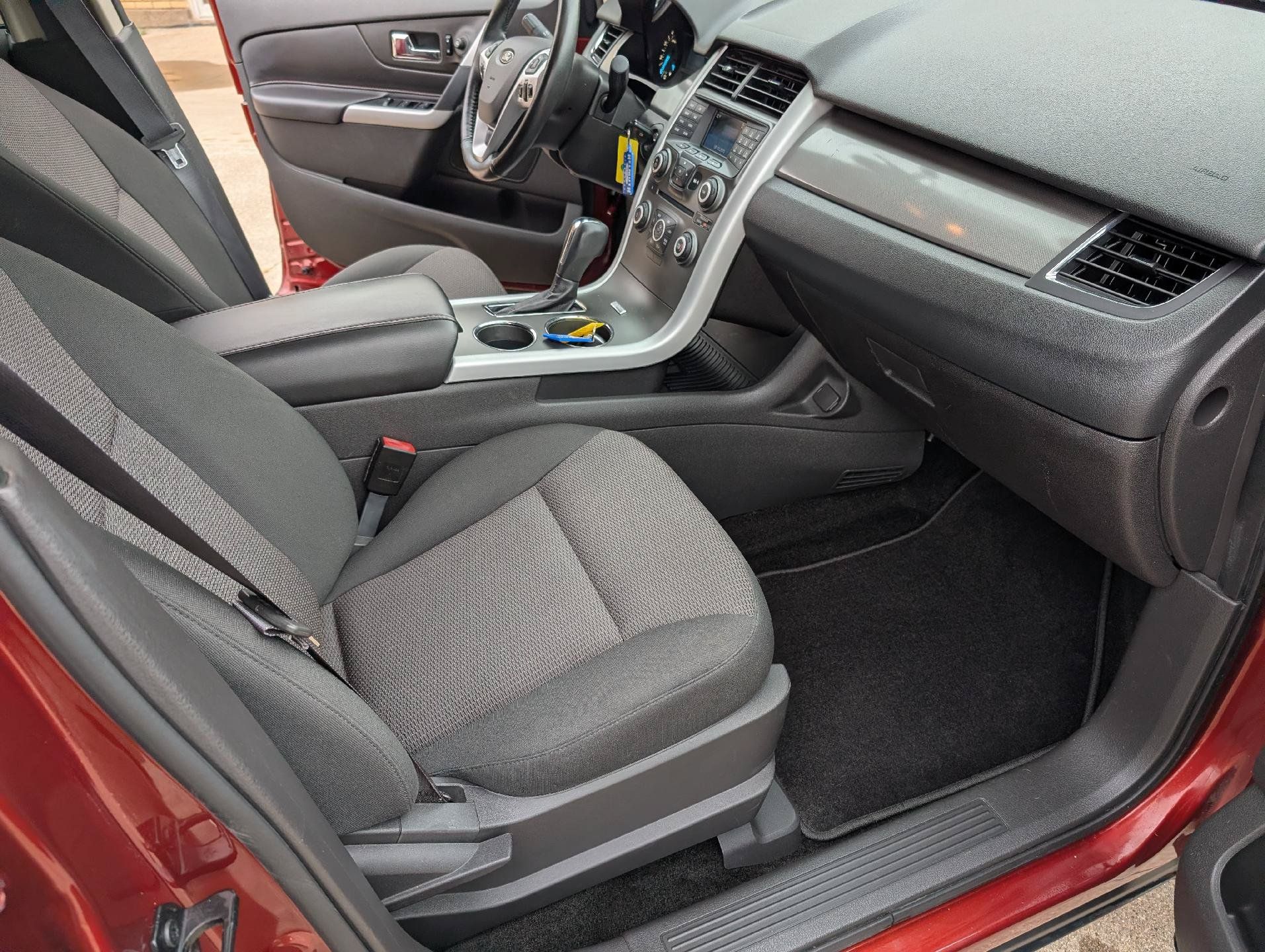 Used 2014 Ford Edge SEL FWD image 19