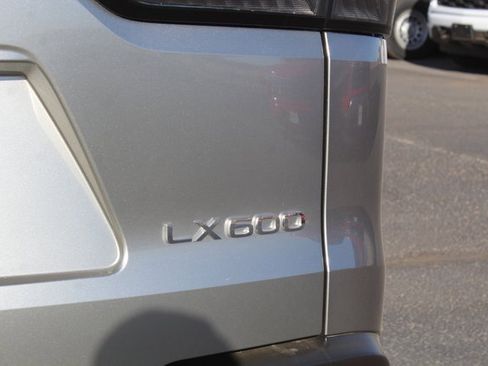 Used 2024 Lexus LX 600 4WD w/ Luxury Package image 5