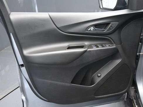 Used 2024 Chevrolet Equinox LT FWD image 11