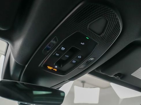 New 2026 Porsche Cayenne image 17