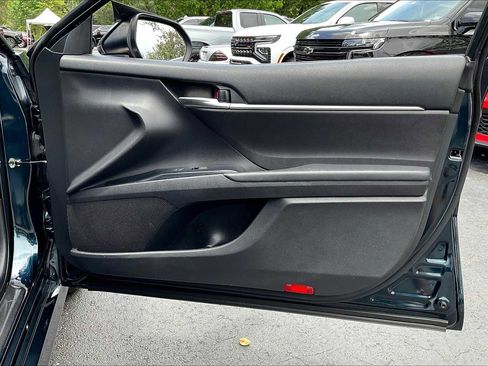 Used 2020 Toyota Camry LE FWD image 22