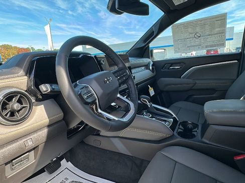 New 2026 Chevrolet Colorado ZR2 w/ Technology Package image 11