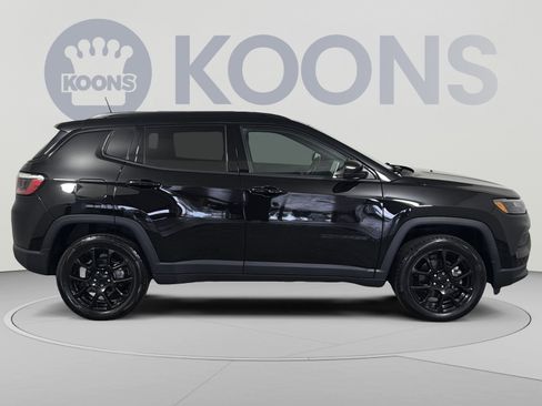 Used 2022 Jeep Compass Latitude w/ Convenience Group AWD/4WD image 8