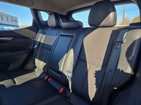 Used 2019 Nissan Rogue Sport SL w/ Premium Package image 12