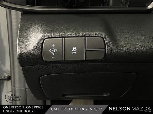 Used 2025 Hyundai Elantra Sport image 25